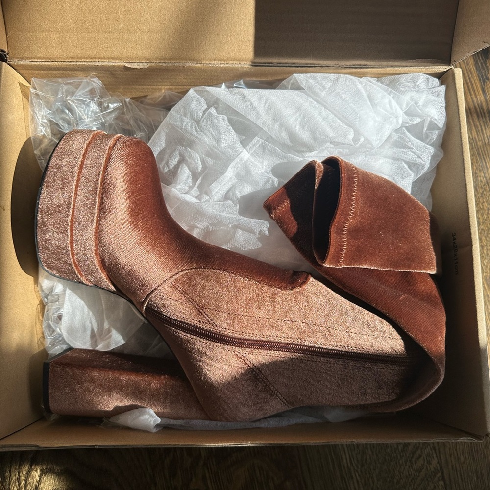 Amazing Lace Velvet Platform Boots - Brown